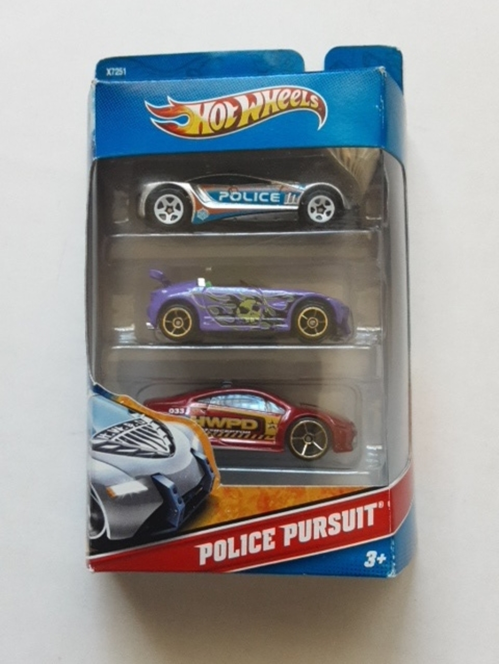 Hot Wheels 3 Pack Police Pursuit 2011 Diecast Cars New
